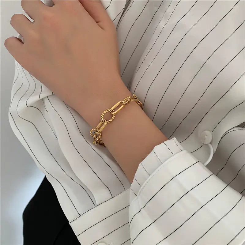Minimalist 18K Gold-Plated Bracelet