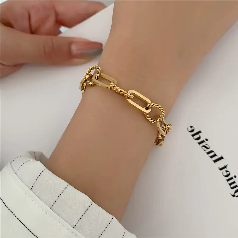 Minimalist 18K Gold-Plated Bracelet