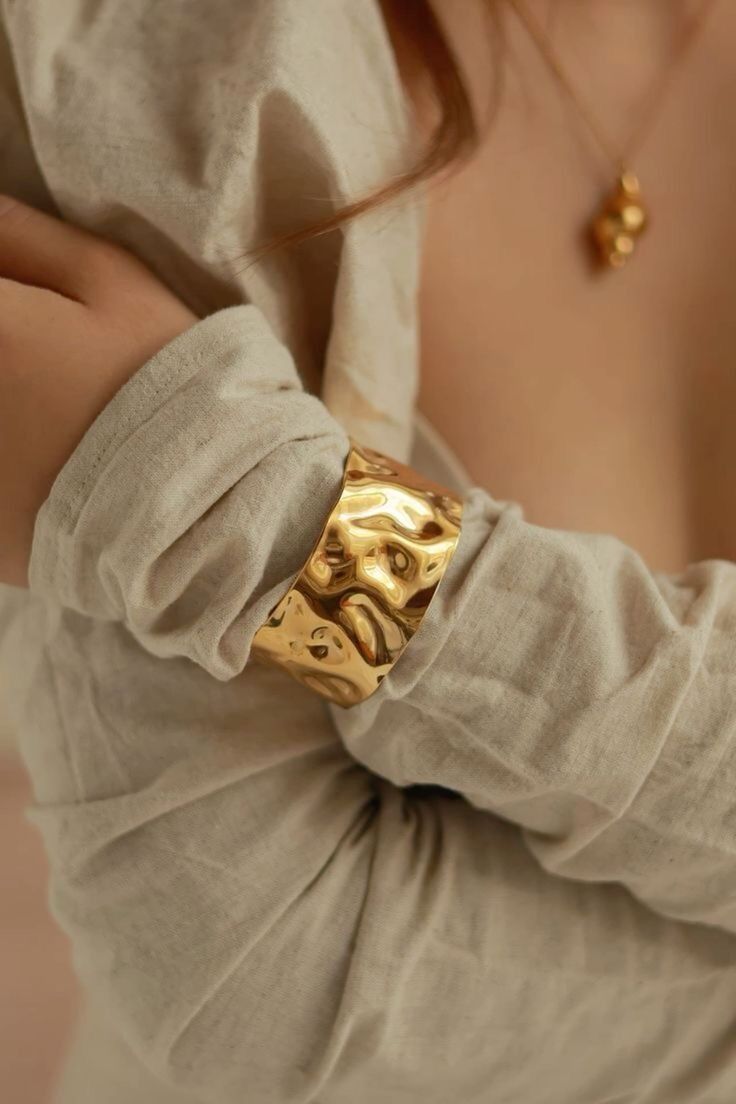 18K Gold Mediterranean Style Bracelet